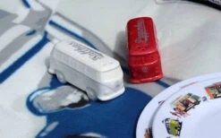 VW Collection T1 Bus Salz & Pfefferstreuer Schwarz / Weiß 12 VW Collection T1 Bus Salz & Pfefferstreuer Schwarz / Weiß -Dometic Verkäufe 410756 2980265