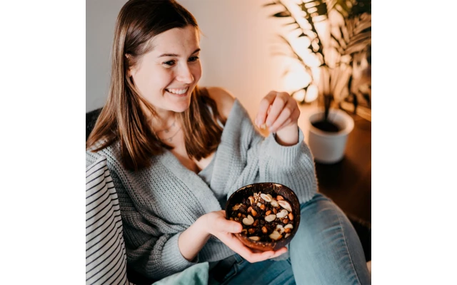 Chinchilla Kokosnussschalen Mit Löffel Und Halterung 2er-Set 6 Chinchilla Kokosnussschalen Mit Löffel Und Halterung 2er-Set – Bild 4