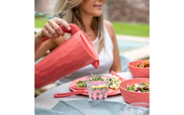 Koziol Club Pitcher Superglas Kanne Mit Deckel 1,5 Liter Nature Wood 5 Koziol Club Pitcher Superglas Kanne Mit Deckel 1,5 Liter Nature Wood – Bild 3